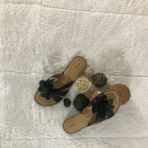 Black Sonoma Flower Slide Sandal